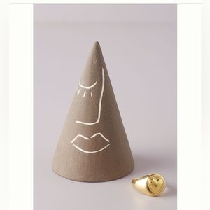 Anthropologie Abstract Portrait Ring Holder NWOT Dark Brown Stoneware